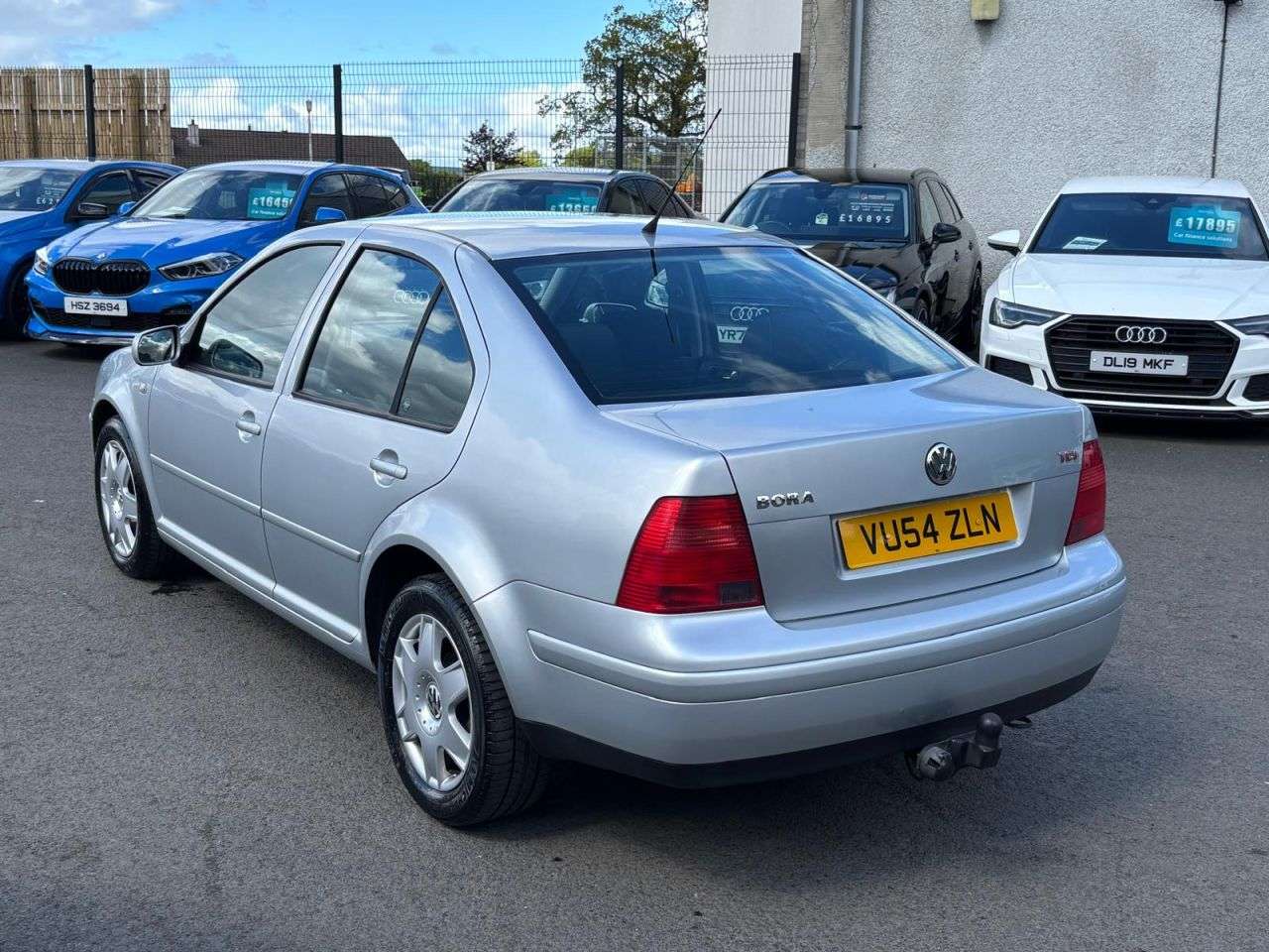 A 2004 VOLKSWAGEN BORA 1.9 TDI PD Sport Saloon 4dr Diesel Manual (149 g/km, 150 bhp) A 2004 VOLKSWAGEN BORA 1.9 TDI PD Sport Saloon 4dr Diesel Manual (149 g/km, 150 bhp)