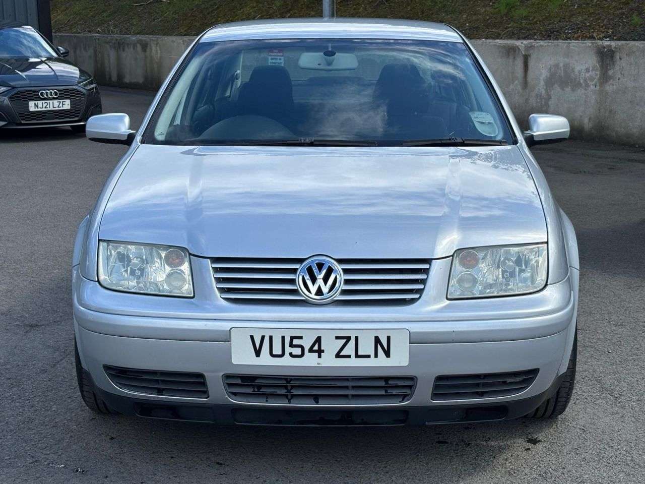 A 2004 VOLKSWAGEN BORA 1.9 TDI PD Sport Saloon 4dr Diesel Manual (149 g/km, 150 bhp) A 2004 VOLKSWAGEN BORA 1.9 TDI PD Sport Saloon 4dr Diesel Manual (149 g/km, 150 bhp)