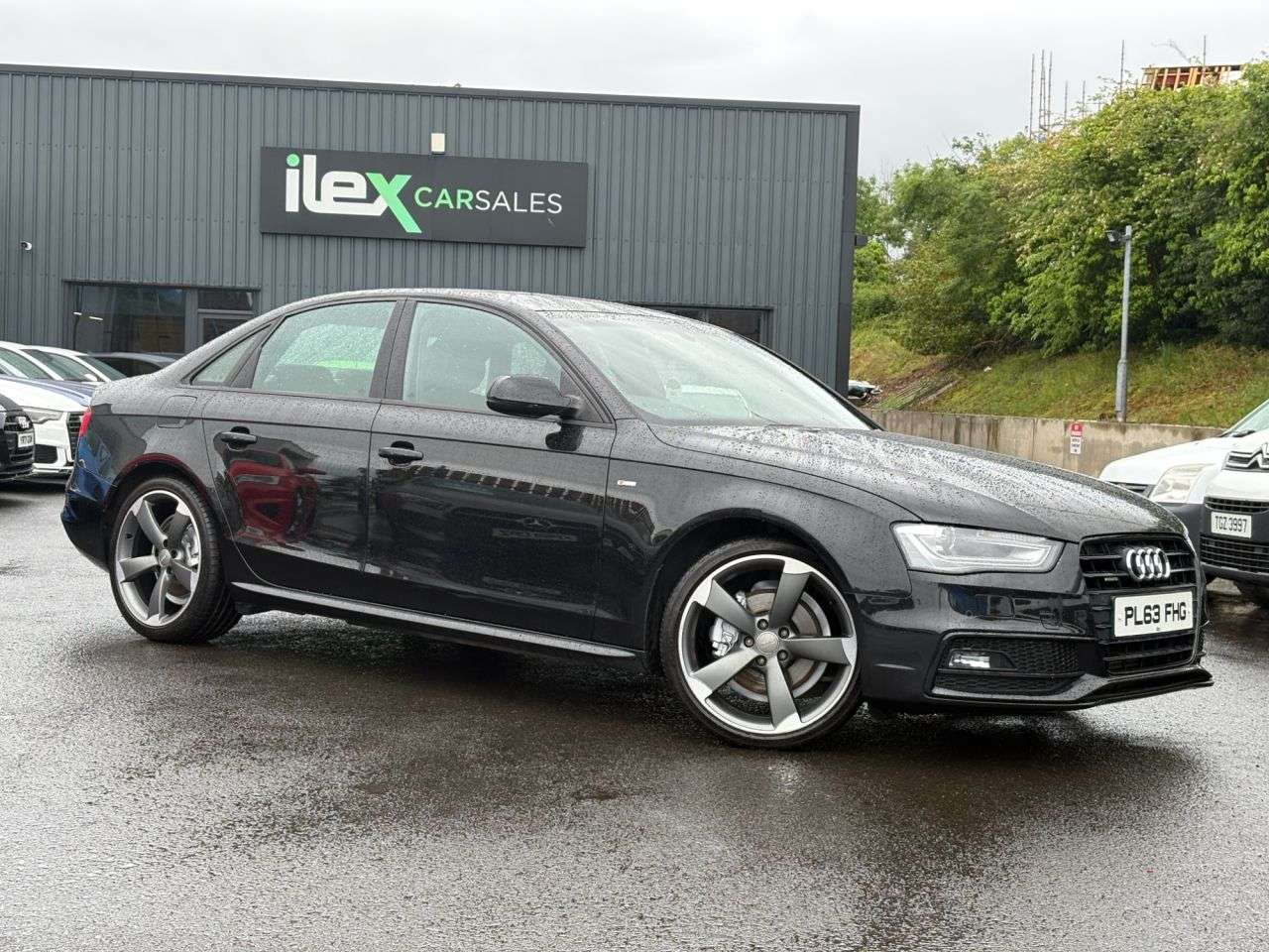A 2013 AUDI A4 2.0 TDI Black Edition Saloon 4dr Diesel Manual quattro Euro 5 (s/s) (177 ps A 2013 AUDI A4 2.0 TDI Black Edition Saloon 4dr Diesel Manual quattro Euro 5 (s/s) (177 ps