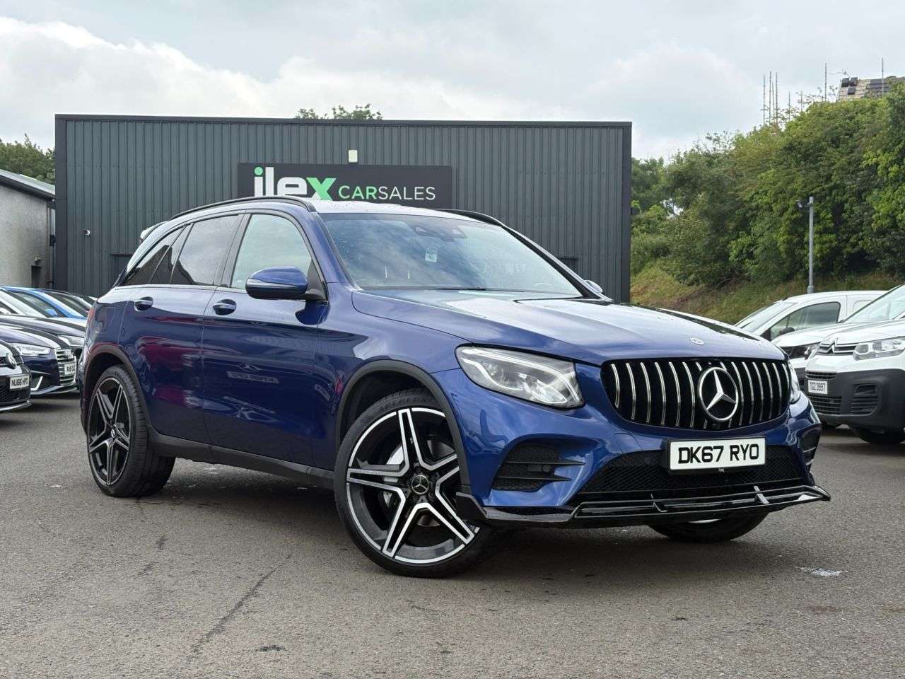 A 2017 MERCEDES-BENZ GLC 2.1 GLC220d AMG Line SUV 5dr Diesel G-Tronic 4MATIC Euro 6 (s/s) (170 ps) 4 A 2017 MERCEDES-BENZ GLC 2.1 GLC220d AMG Line SUV 5dr Diesel G-Tronic 4MATIC Euro 6 (s/s) (170 ps) 4
