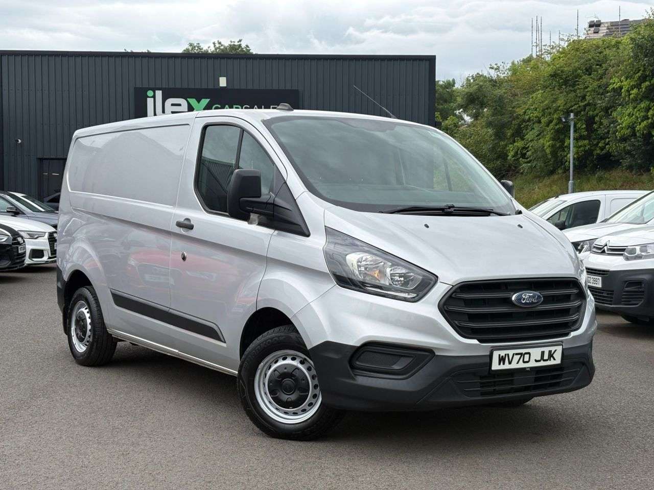 A 2020 FORD TRANSIT CUSTOM 2.0 300 EcoBlue Leader Panel Van 5dr Diesel Manual L1 H1 Euro 6 (s/s) (105 A 2020 FORD TRANSIT CUSTOM 2.0 300 EcoBlue Leader Panel Van 5dr Diesel Manual L1 H1 Euro 6 (s/s) (105