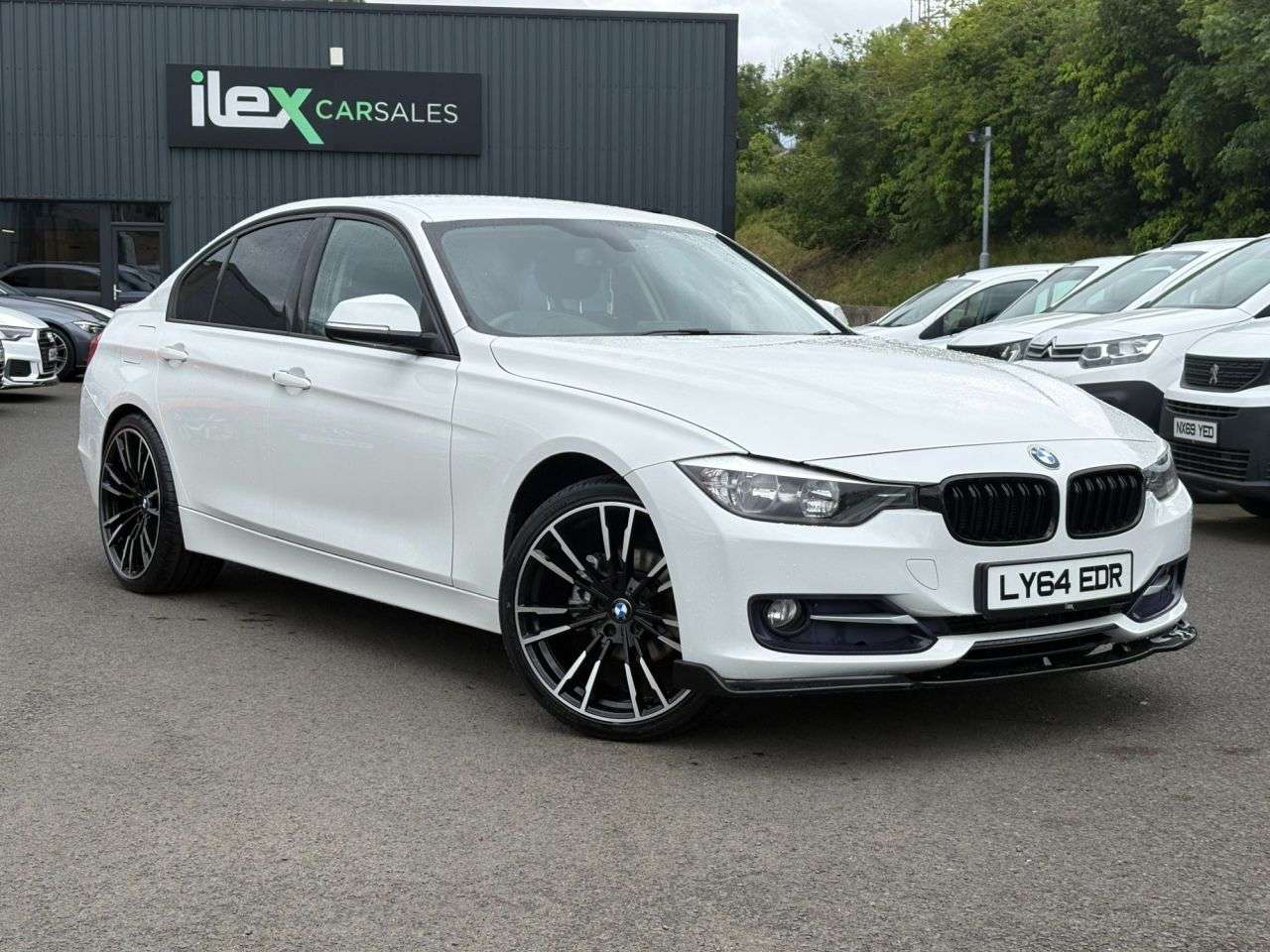 A 2014 BMW 3 SERIES 2.0 318d Sport Saloon 4dr Diesel Auto Euro 5 (s/s) (143 ps) Auto | Sport | A 2014 BMW 3 SERIES 2.0 318d Sport Saloon 4dr Diesel Auto Euro 5 (s/s) (143 ps) Auto | Sport |