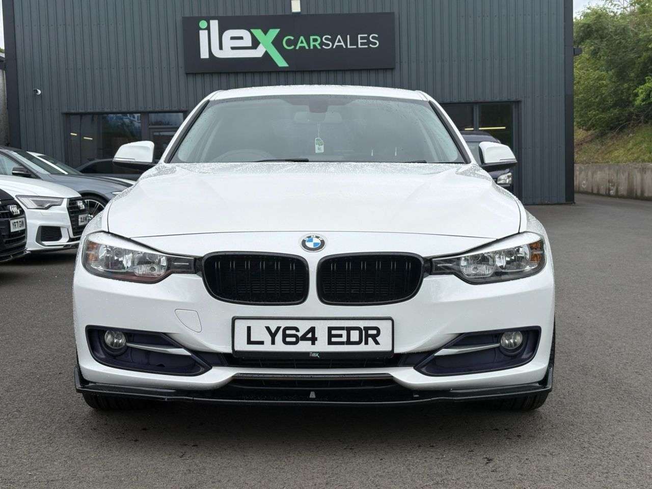 A 2014 BMW 3 SERIES 2.0 318d Sport Saloon 4dr Diesel Auto Euro 5 (s/s) (143 ps) Auto | Sport | A 2014 BMW 3 SERIES 2.0 318d Sport Saloon 4dr Diesel Auto Euro 5 (s/s) (143 ps) Auto | Sport |