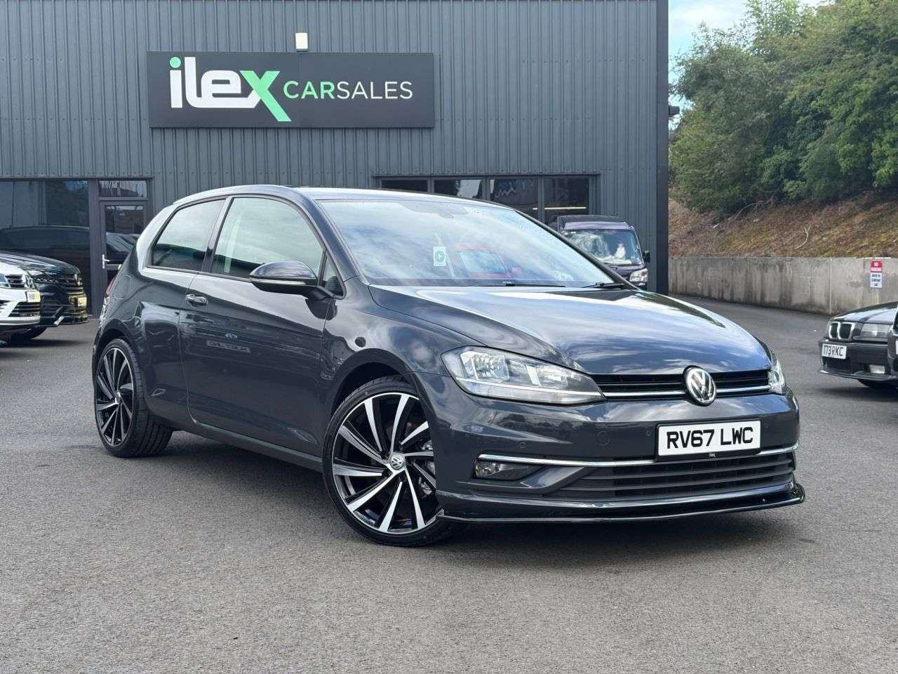 A 2017 VOLKSWAGEN GOLF GT TDI BLUEMOTION TECHNOLOGY A 2017 VOLKSWAGEN GOLF GT TDI BLUEMOTION TECHNOLOGY