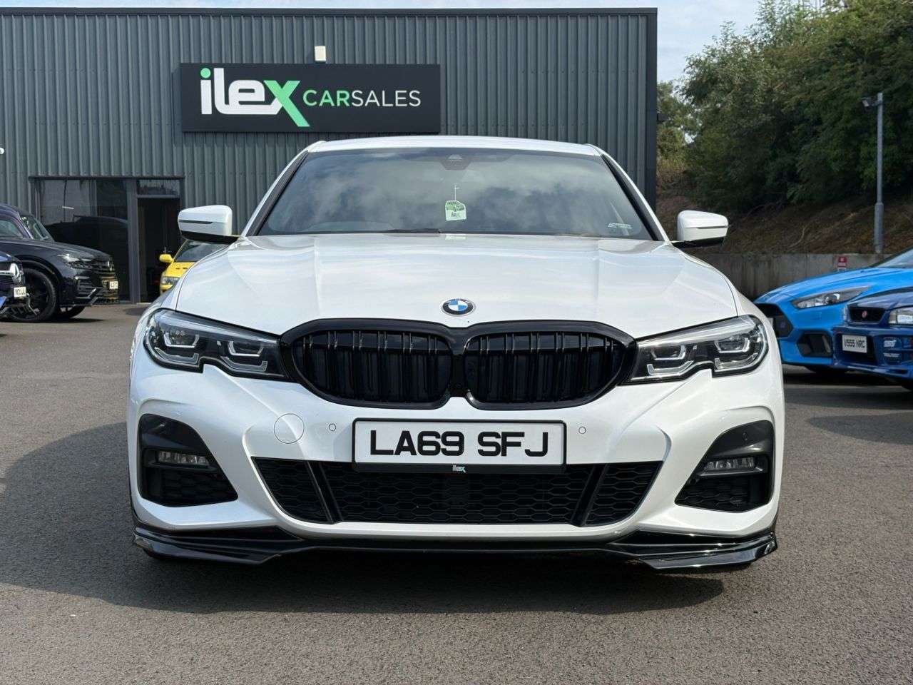 A 2020 BMW 3 SERIES 2.0 320d M Sport Saloon 4dr Diesel Auto xDrive Euro 6 (s/s) (190 ps) 190PS A 2020 BMW 3 SERIES 2.0 320d M Sport Saloon 4dr Diesel Auto xDrive Euro 6 (s/s) (190 ps) 190PS