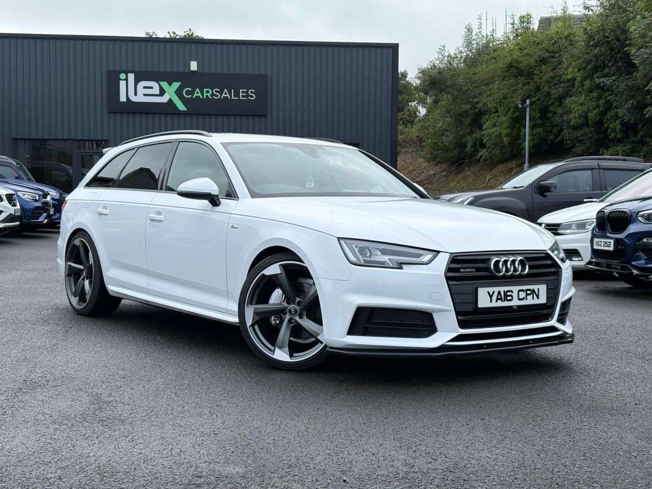 A 2016 AUDI A4 AVANT 2.0 TDI S line Estate 5dr Diesel S Tronic quattro Euro 6 (s/s) (190 ps) 190 A 2016 AUDI A4 AVANT 2.0 TDI S line Estate 5dr Diesel S Tronic quattro Euro 6 (s/s) (190 ps) 190
