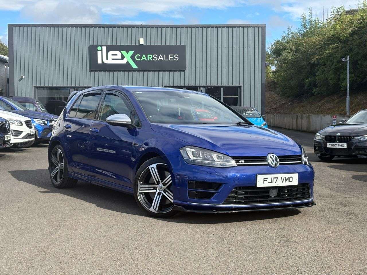 A 2017 VOLKSWAGEN GOLF 2.0 TSI R Hatchback 5dr Petrol DSG 4Motion Euro 6 (s/s) (310 ps) 306BHP | D A 2017 VOLKSWAGEN GOLF 2.0 TSI R Hatchback 5dr Petrol DSG 4Motion Euro 6 (s/s) (310 ps) 306BHP | D