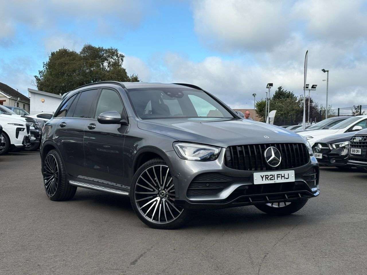 A 2021 MERCEDES-BENZ GLC 2.0 GLC300d AMG Line (Premium) SUV 5dr Diesel G-Tronic+ 4MATIC Euro 6 (s/s) A 2021 MERCEDES-BENZ GLC 2.0 GLC300d AMG Line (Premium) SUV 5dr Diesel G-Tronic+ 4MATIC Euro 6 (s/s)