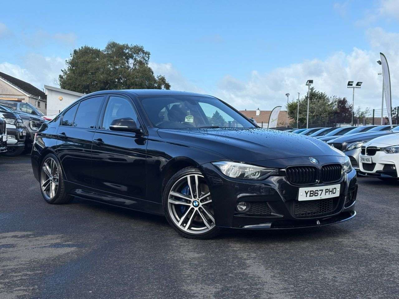 A 2017 BMW 3 SERIES 2.0 320d M Sport Shadow Edition Saloon 4dr Diesel Auto Euro 6 (s/s) (190 ps A 2017 BMW 3 SERIES 2.0 320d M Sport Shadow Edition Saloon 4dr Diesel Auto Euro 6 (s/s) (190 ps