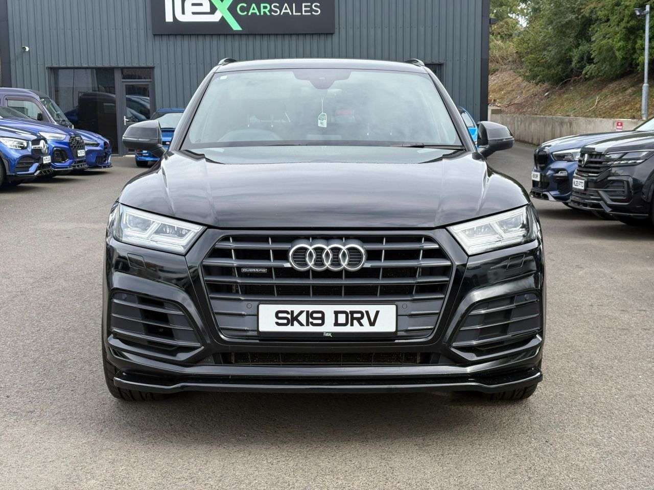 A 2019 AUDI Q5 2.0 TDI 40 S line SUV 5dr Diesel S Tronic quattro Euro 6 (s/s) (190 ps) 190 A 2019 AUDI Q5 2.0 TDI 40 S line SUV 5dr Diesel S Tronic quattro Euro 6 (s/s) (190 ps) 190
