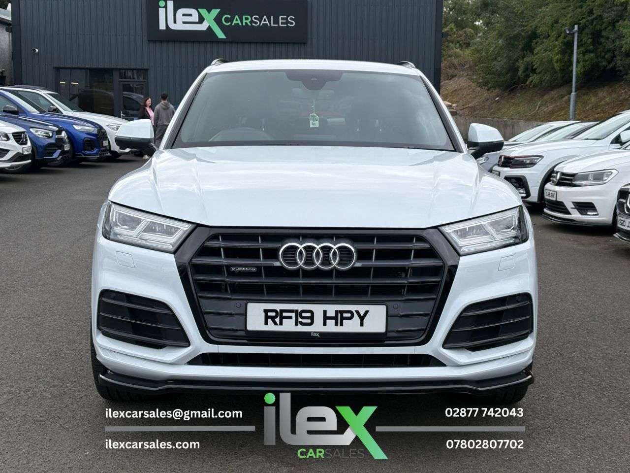 A 2019 AUDI Q5 2.0 TDI 40 S line SUV 5dr Diesel S Tronic quattro Euro 6 (s/s) (190 ps) 190 A 2019 AUDI Q5 2.0 TDI 40 S line SUV 5dr Diesel S Tronic quattro Euro 6 (s/s) (190 ps) 190