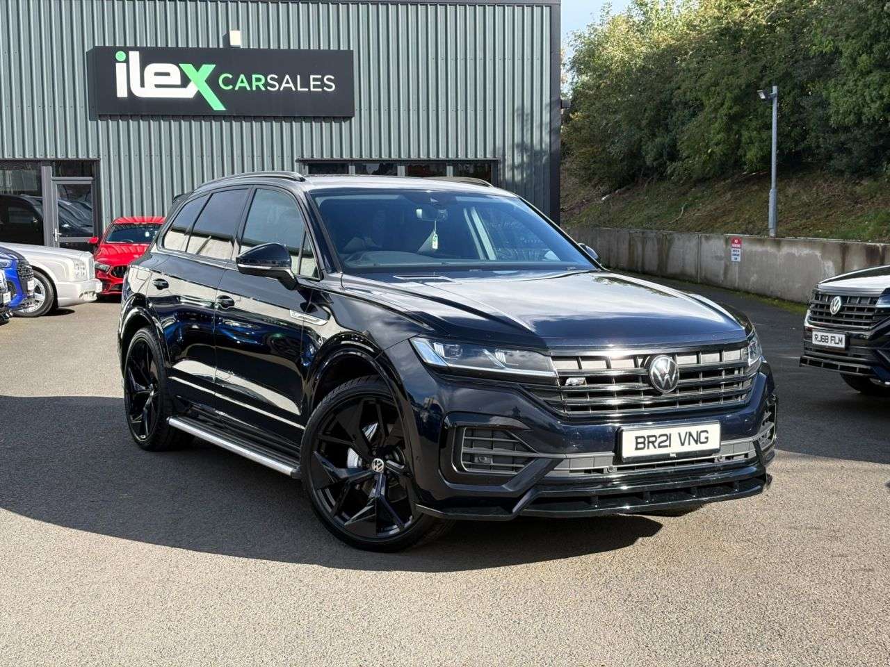 A 2021 VOLKSWAGEN TOUAREG 3.0 TDI V6 R-Line Tech SUV 5dr Diesel Tiptronic 4Motion Euro 6 (s/s) (286 p A 2021 VOLKSWAGEN TOUAREG 3.0 TDI V6 R-Line Tech SUV 5dr Diesel Tiptronic 4Motion Euro 6 (s/s) (286 p