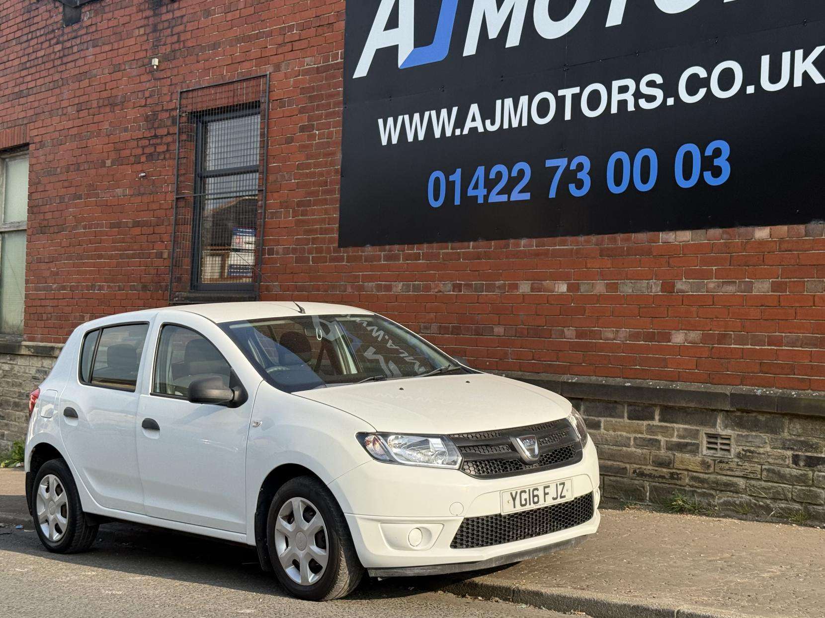 A 2016 DACIA SANDERO 1.2 Ambiance Hatchback 5dr Petrol Manual Euro 6 (75 ps) A 2016 DACIA SANDERO 1.2 Ambiance Hatchback 5dr Petrol Manual Euro 6 (75 ps)