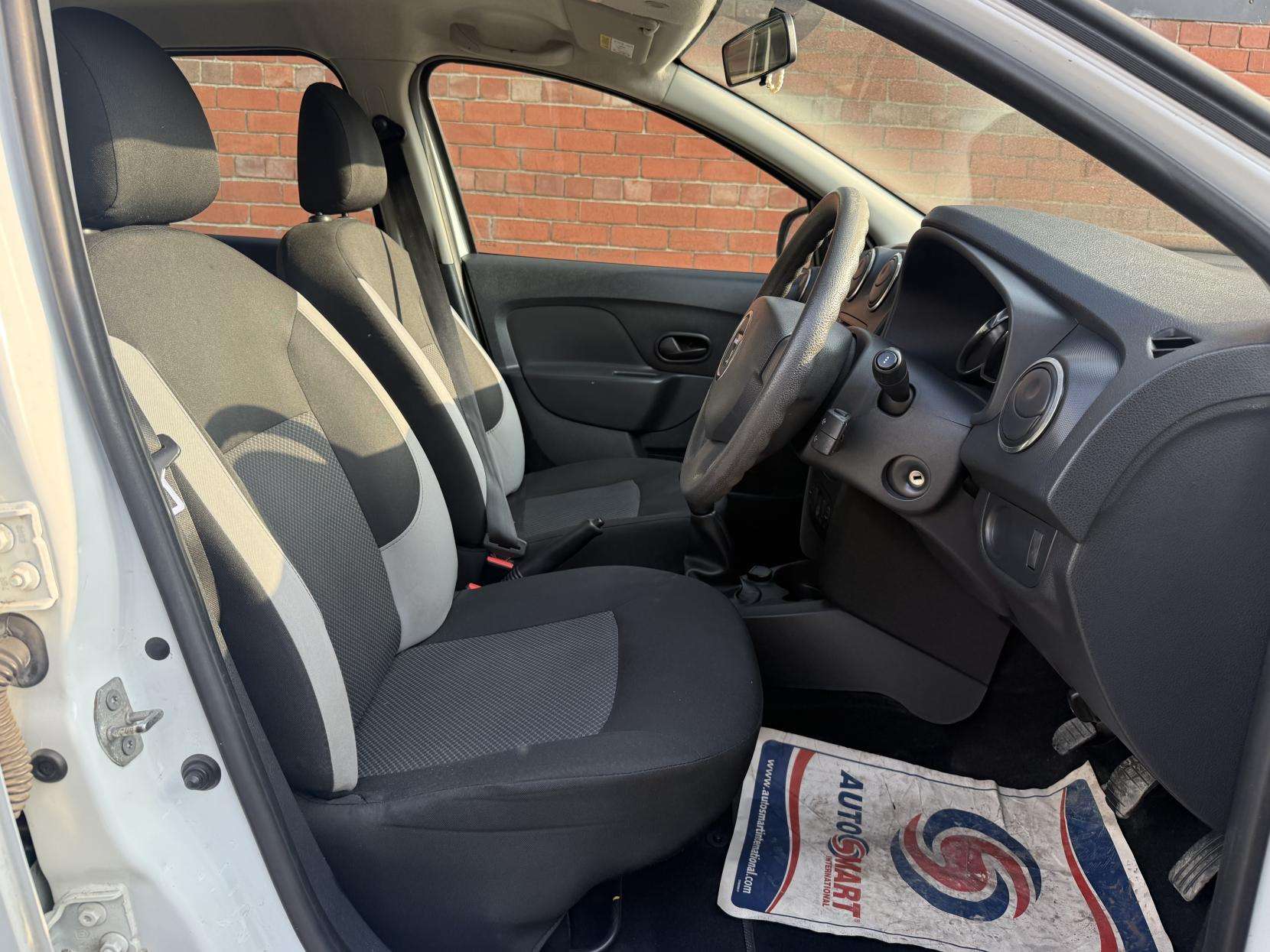 2016 DACIA SANDERO 2016 DACIA SANDERO