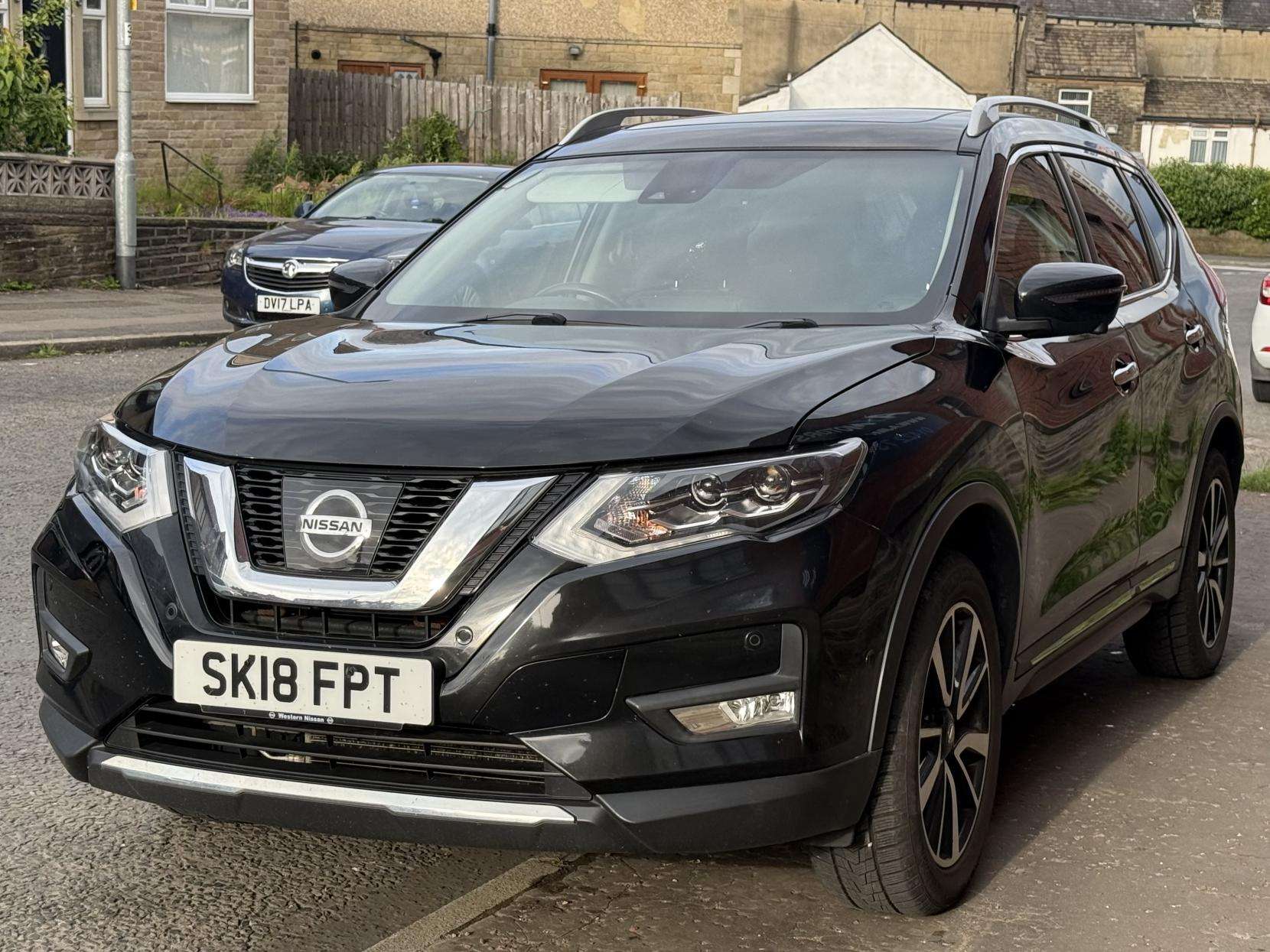A 2018 NISSAN X-TRAIL 1.6 DIG-T Tekna SUV 5dr Petrol Manual Euro 6 (s/s) (163 ps) A 2018 NISSAN X-TRAIL 1.6 DIG-T Tekna SUV 5dr Petrol Manual Euro 6 (s/s) (163 ps)