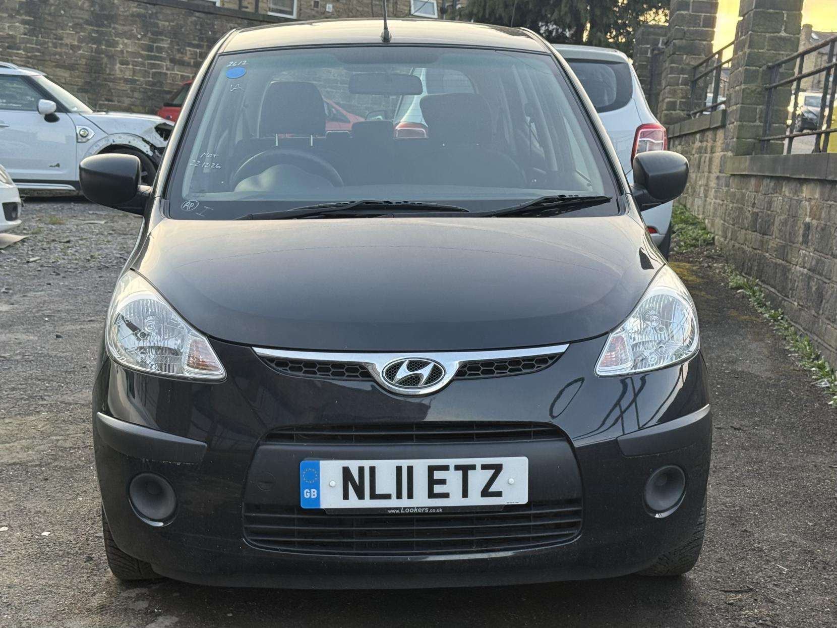 A 2011 HYUNDAI I10 1.2 Classic Hatchback 5dr Petrol Manual Euro 4 (77 bhp) A 2011 HYUNDAI I10 1.2 Classic Hatchback 5dr Petrol Manual Euro 4 (77 bhp)