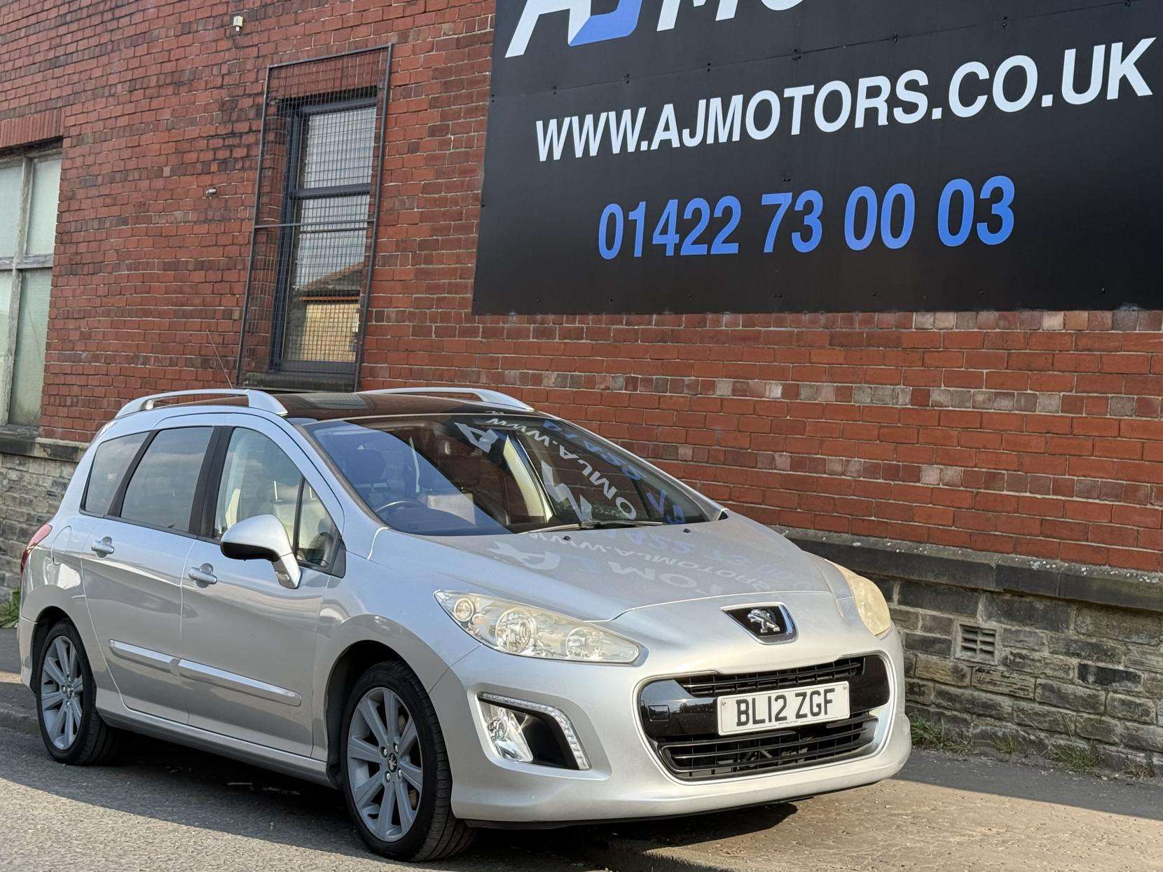 A 2012 PEUGEOT 308 SW 2.0 HDi Allure Estate 5dr Diesel Manual Euro 5 (150 ps) A 2012 PEUGEOT 308 SW 2.0 HDi Allure Estate 5dr Diesel Manual Euro 5 (150 ps)