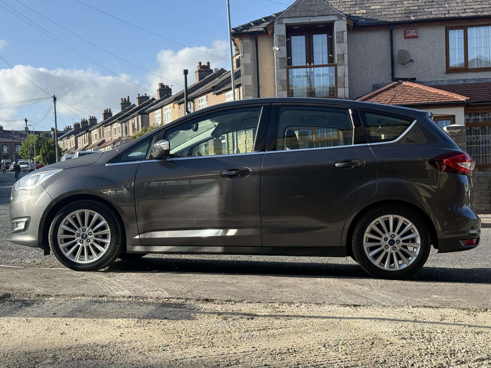 A 2016 FORD C-MAX 1.5 TDCi Titanium MPV 5dr Diesel Manual Euro 6 (s/s) (120 ps) A 2016 FORD C-MAX 1.5 TDCi Titanium MPV 5dr Diesel Manual Euro 6 (s/s) (120 ps)