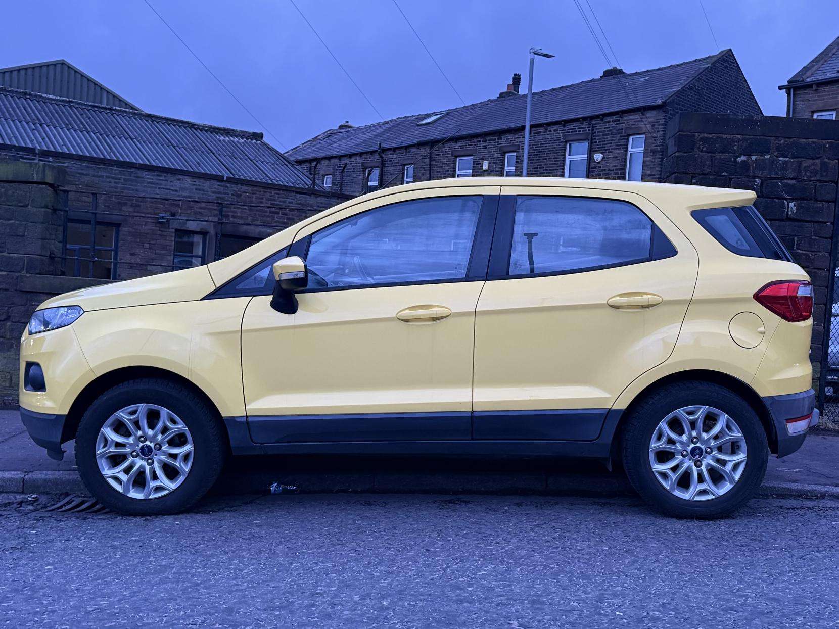 A 2016 FORD ECOSPORT 1.0T EcoBoost Zetec SUV 5dr Petrol Manual 2WD Euro 6 (s/s) (125 ps) A 2016 FORD ECOSPORT 1.0T EcoBoost Zetec SUV 5dr Petrol Manual 2WD Euro 6 (s/s) (125 ps)