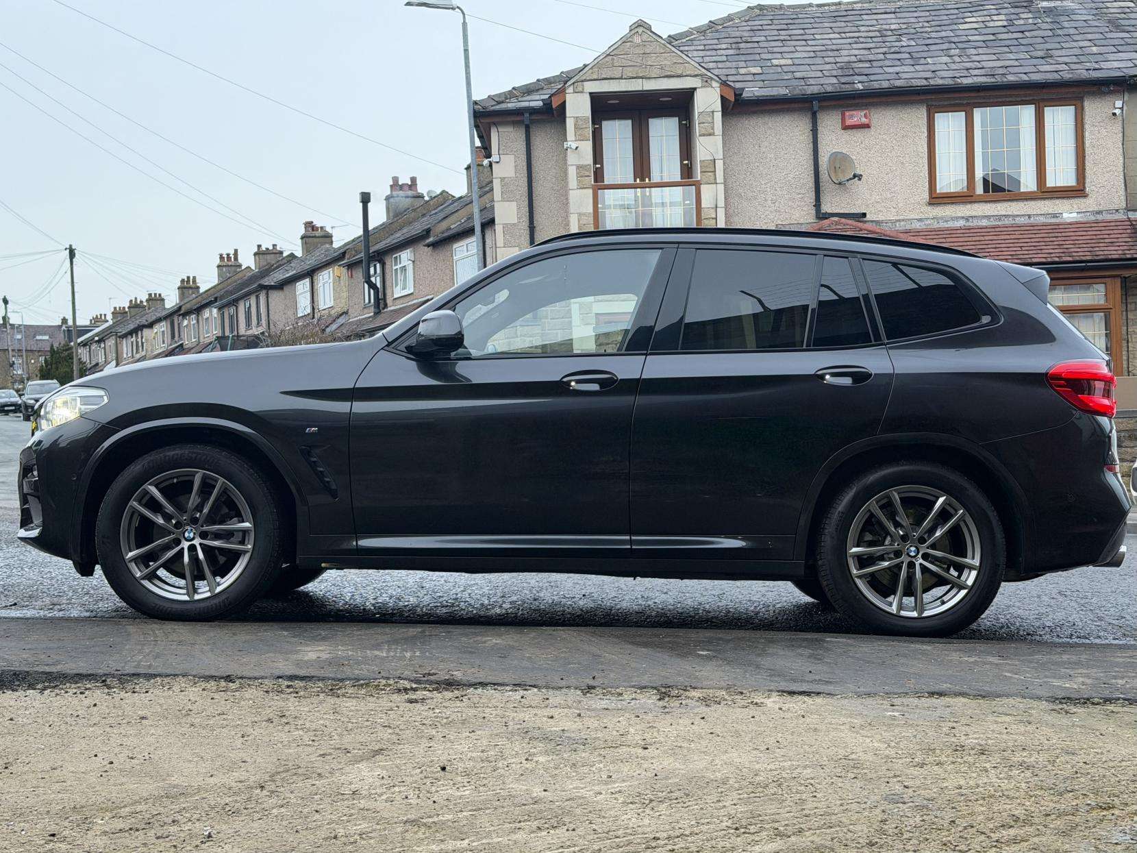 A 2019 BMW X3 2.0 20i GPF M Sport SUV 5dr Petrol Auto xDrive Euro 6 (s/s) (184 ps) A 2019 BMW X3 2.0 20i GPF M Sport SUV 5dr Petrol Auto xDrive Euro 6 (s/s) (184 ps)