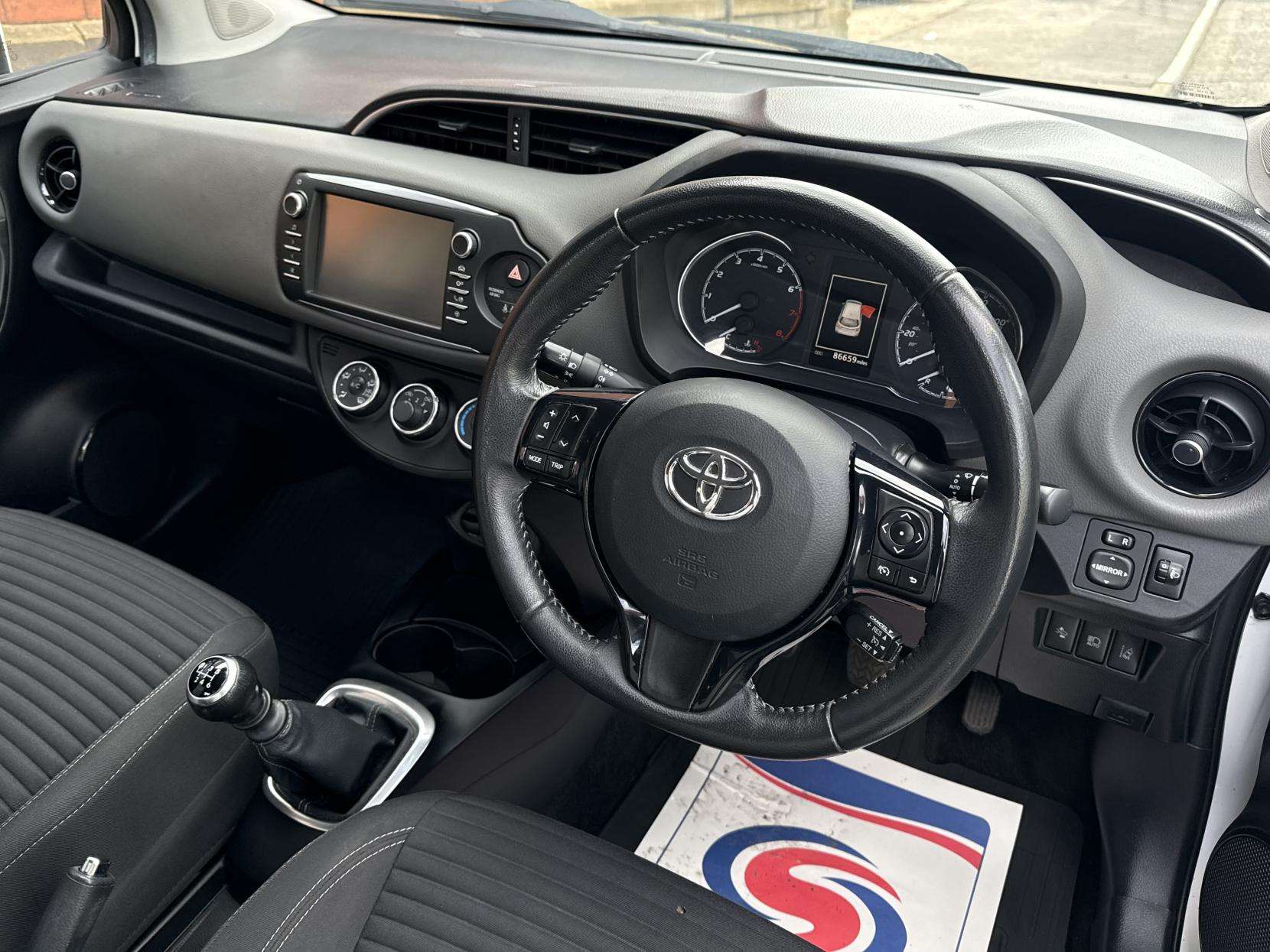 2018 TOYOTA YARIS 2018 TOYOTA YARIS