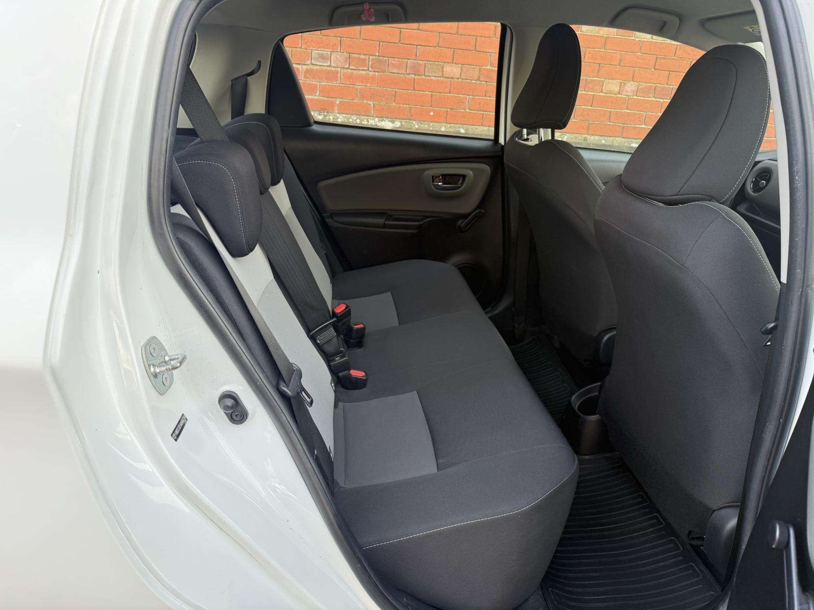 2018 TOYOTA YARIS 2018 TOYOTA YARIS