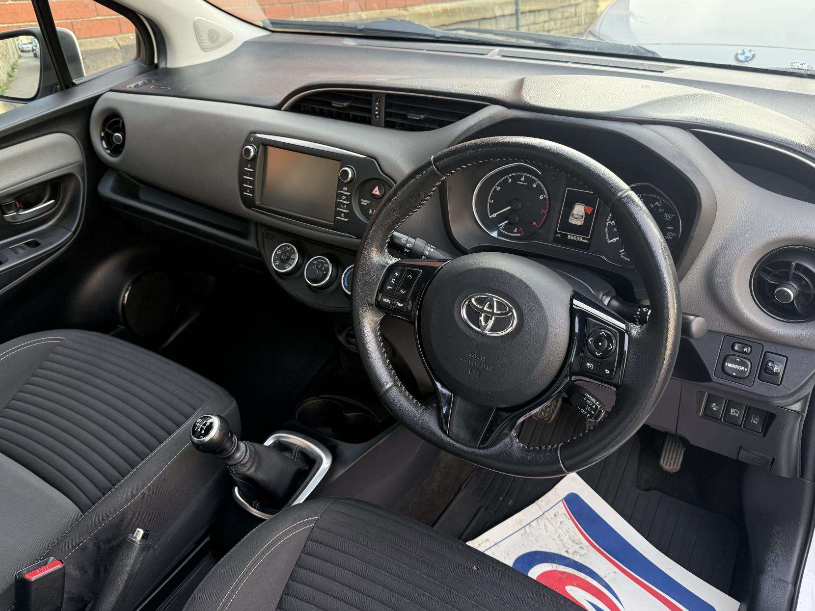 2018 TOYOTA YARIS 2018 TOYOTA YARIS