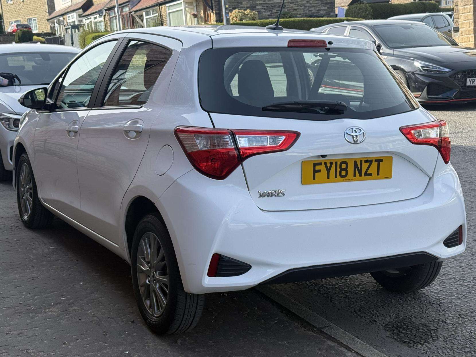 A 2018 TOYOTA YARIS 1.5 VVT-i Icon Hatchback 5dr Petrol Manual Euro 6 (111 ps) A 2018 TOYOTA YARIS 1.5 VVT-i Icon Hatchback 5dr Petrol Manual Euro 6 (111 ps)