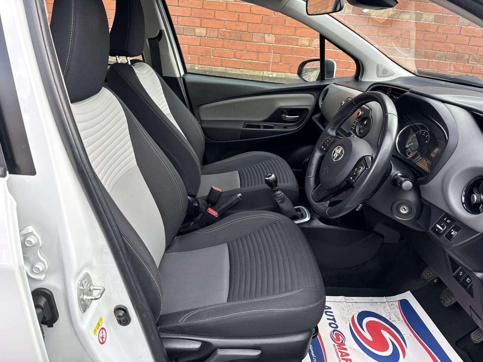 2018 TOYOTA YARIS 2018 TOYOTA YARIS
