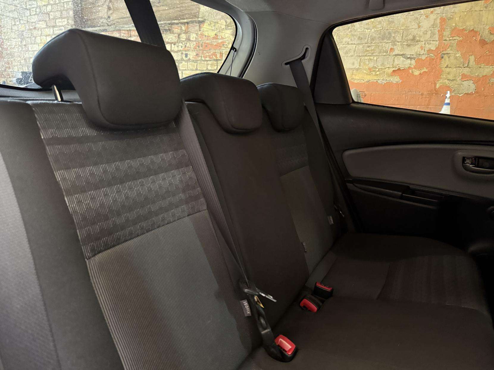 2016 TOYOTA YARIS 2016 TOYOTA YARIS