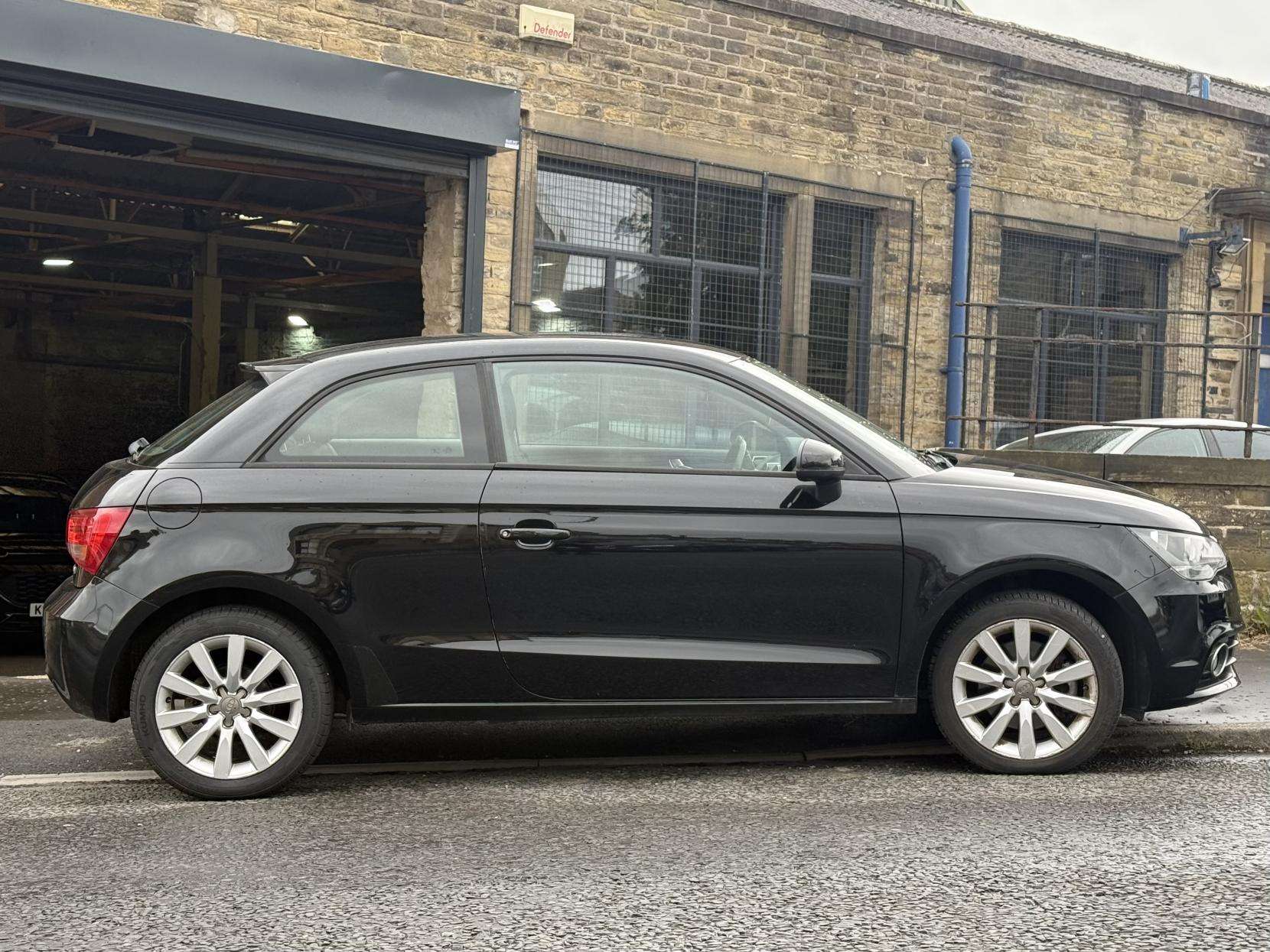 2014 AUDI A1 2014 AUDI A1