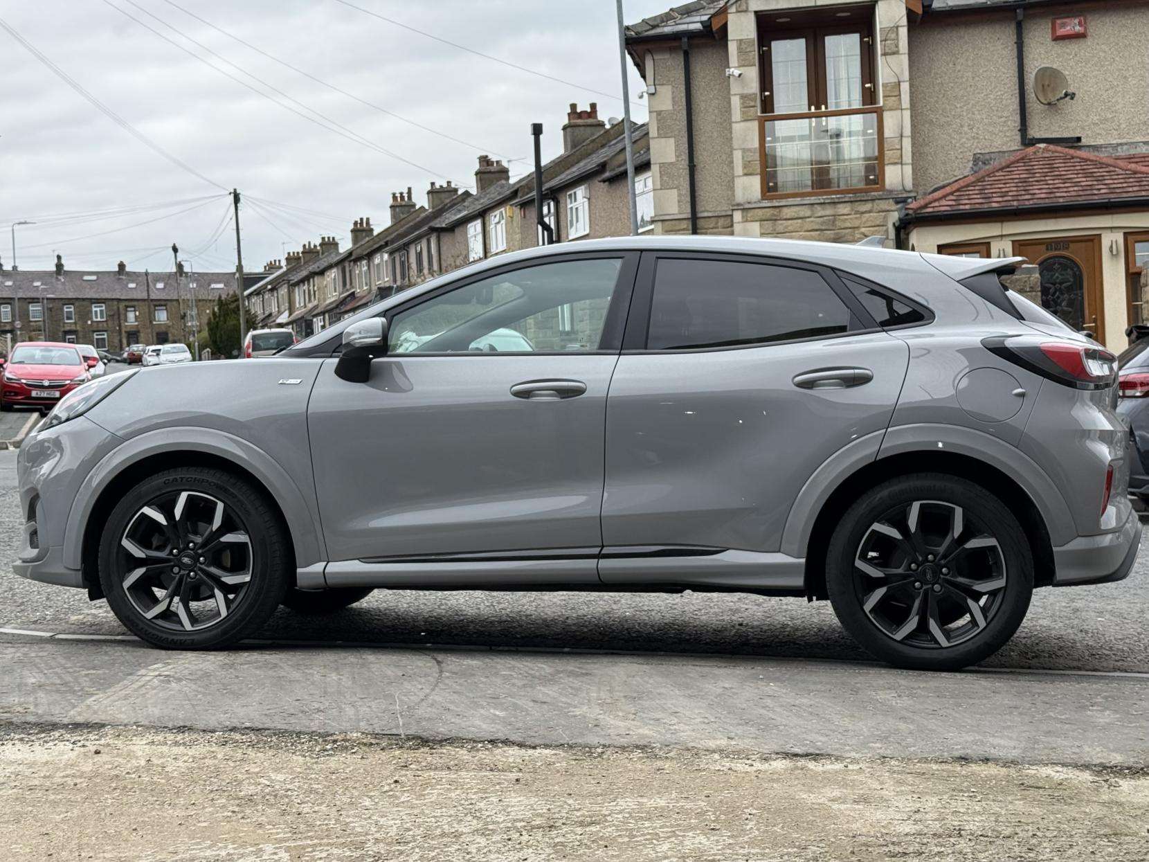 A 2021 FORD PUMA 1.0T EcoBoost MHEV ST-Line X SUV 5dr Petrol Manual Euro 6 (s/s) (125 ps) A 2021 FORD PUMA 1.0T EcoBoost MHEV ST-Line X SUV 5dr Petrol Manual Euro 6 (s/s) (125 ps)