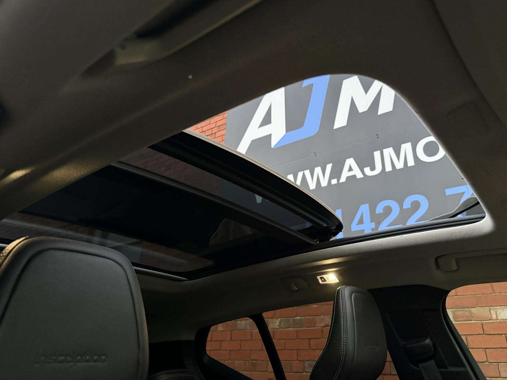 2019 VOLVO XC40 2019 VOLVO XC40