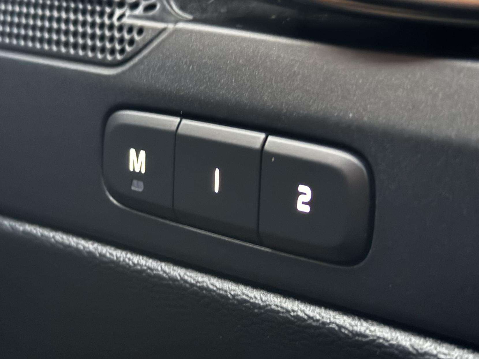 2019 VOLVO XC40 2019 VOLVO XC40