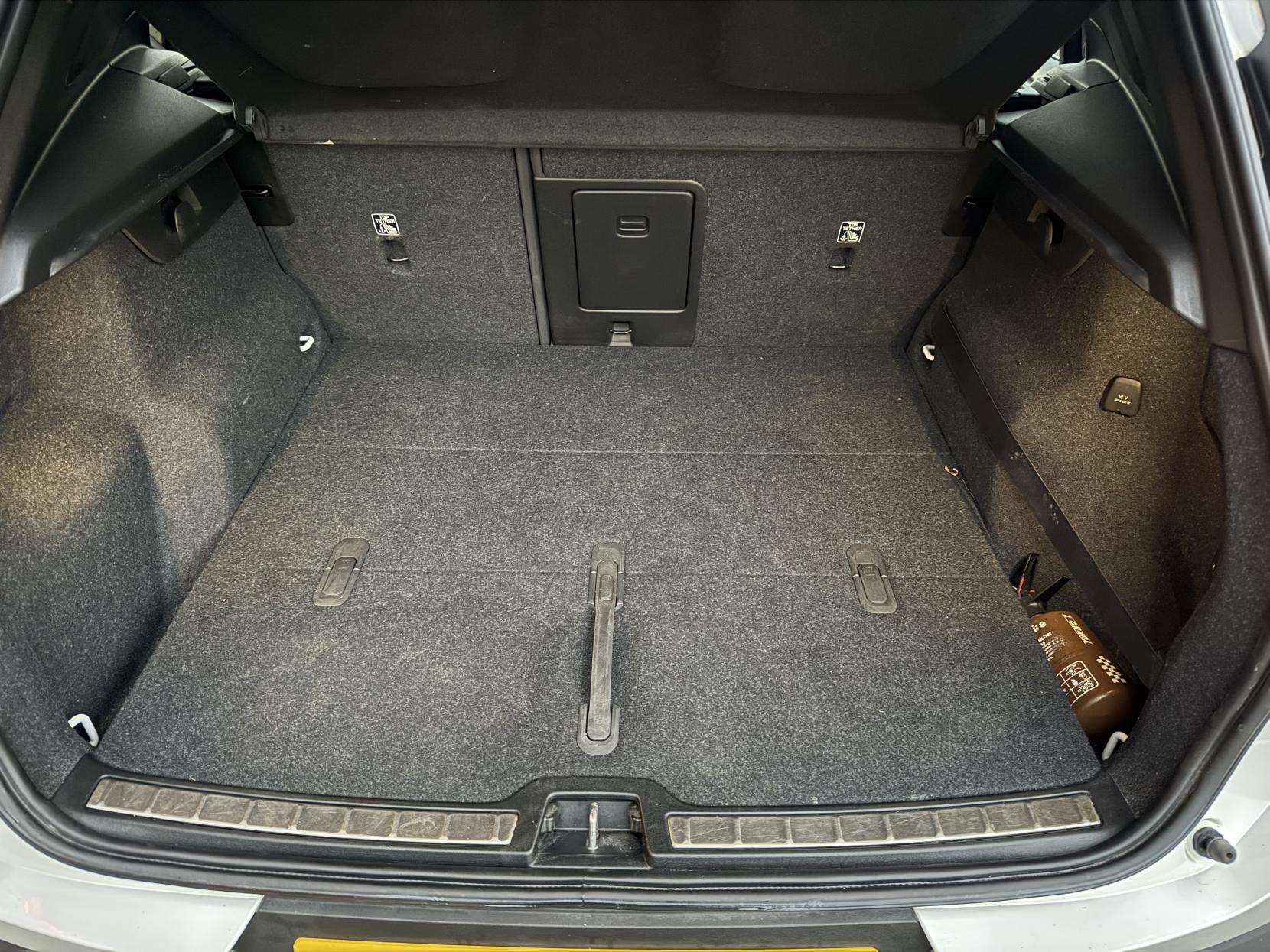 2019 VOLVO XC40 2019 VOLVO XC40