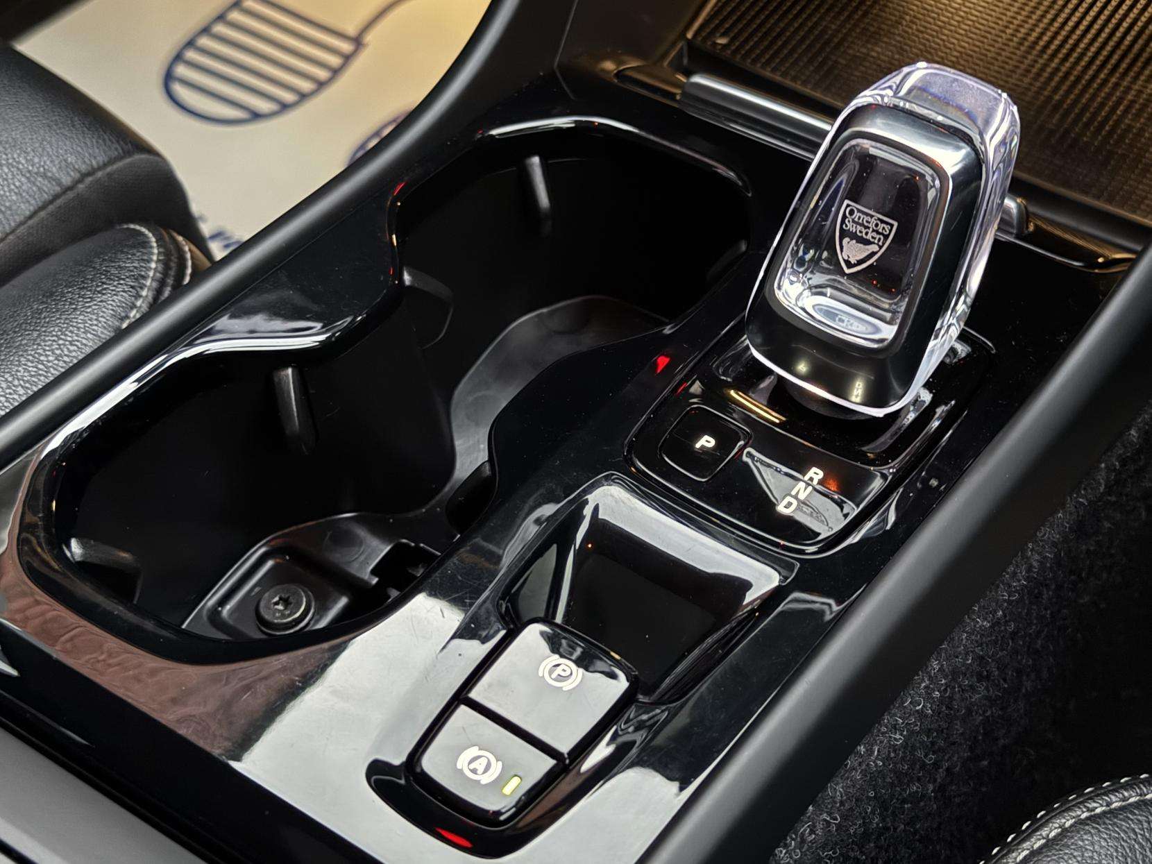 2019 VOLVO XC40 2019 VOLVO XC40