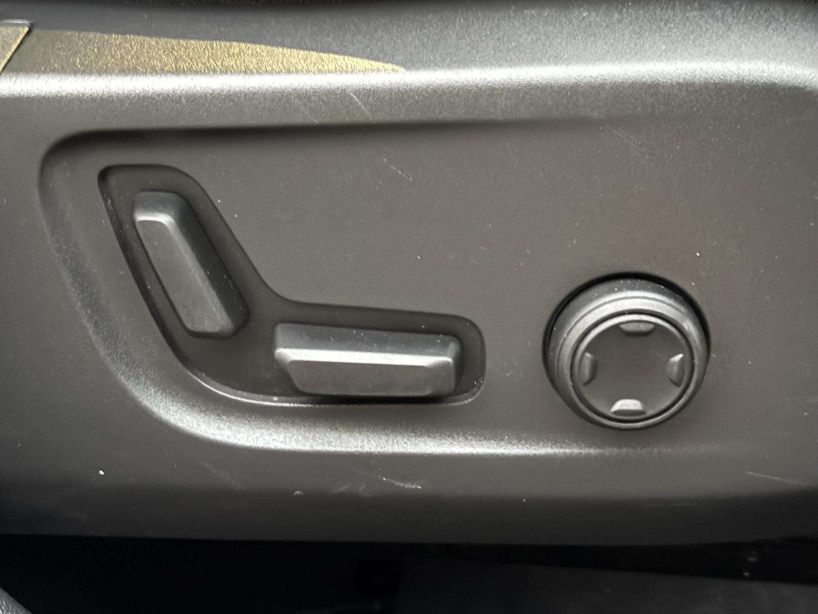 2019 VOLVO XC40 2019 VOLVO XC40