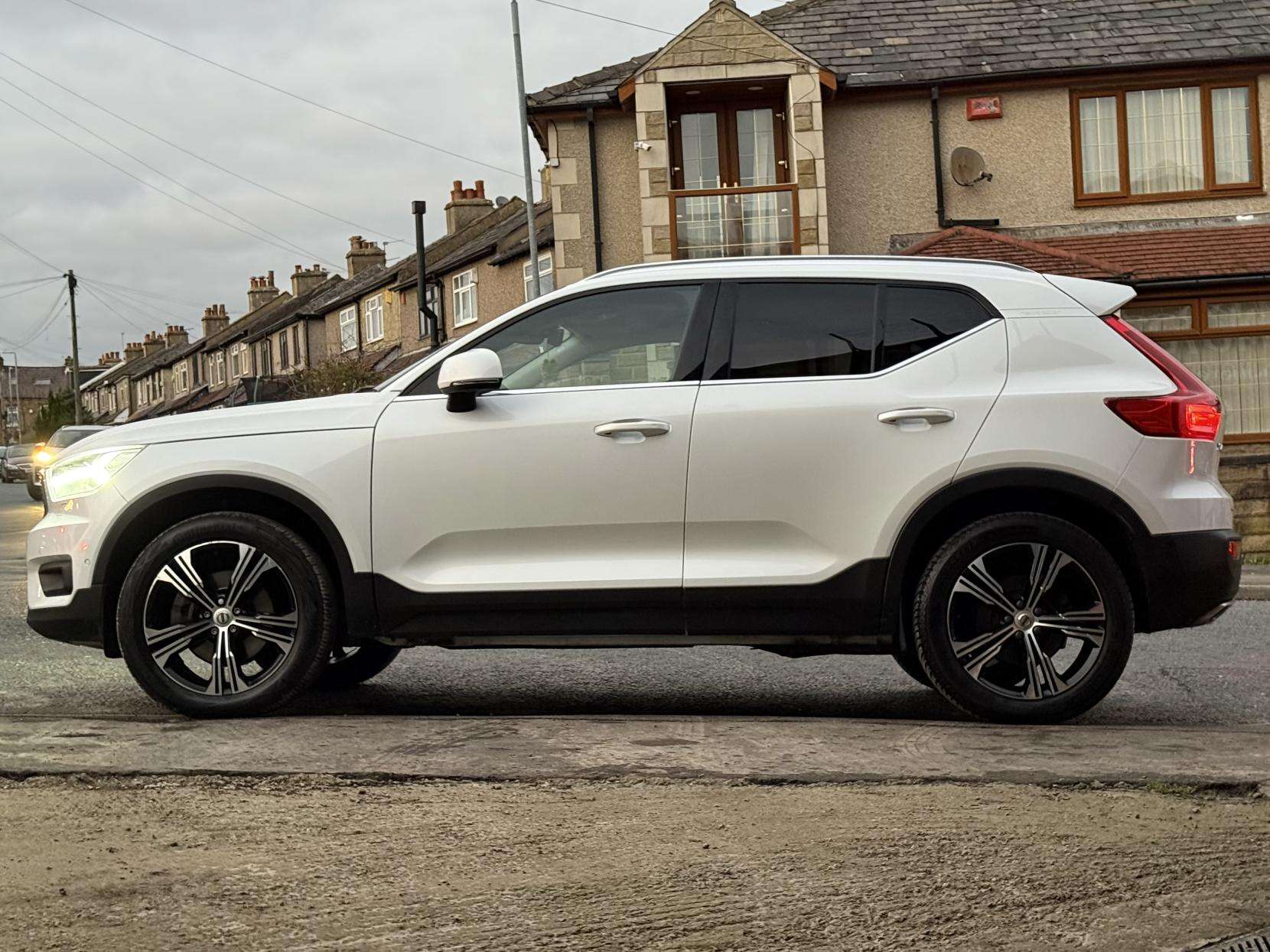 2019 VOLVO XC40 2019 VOLVO XC40
