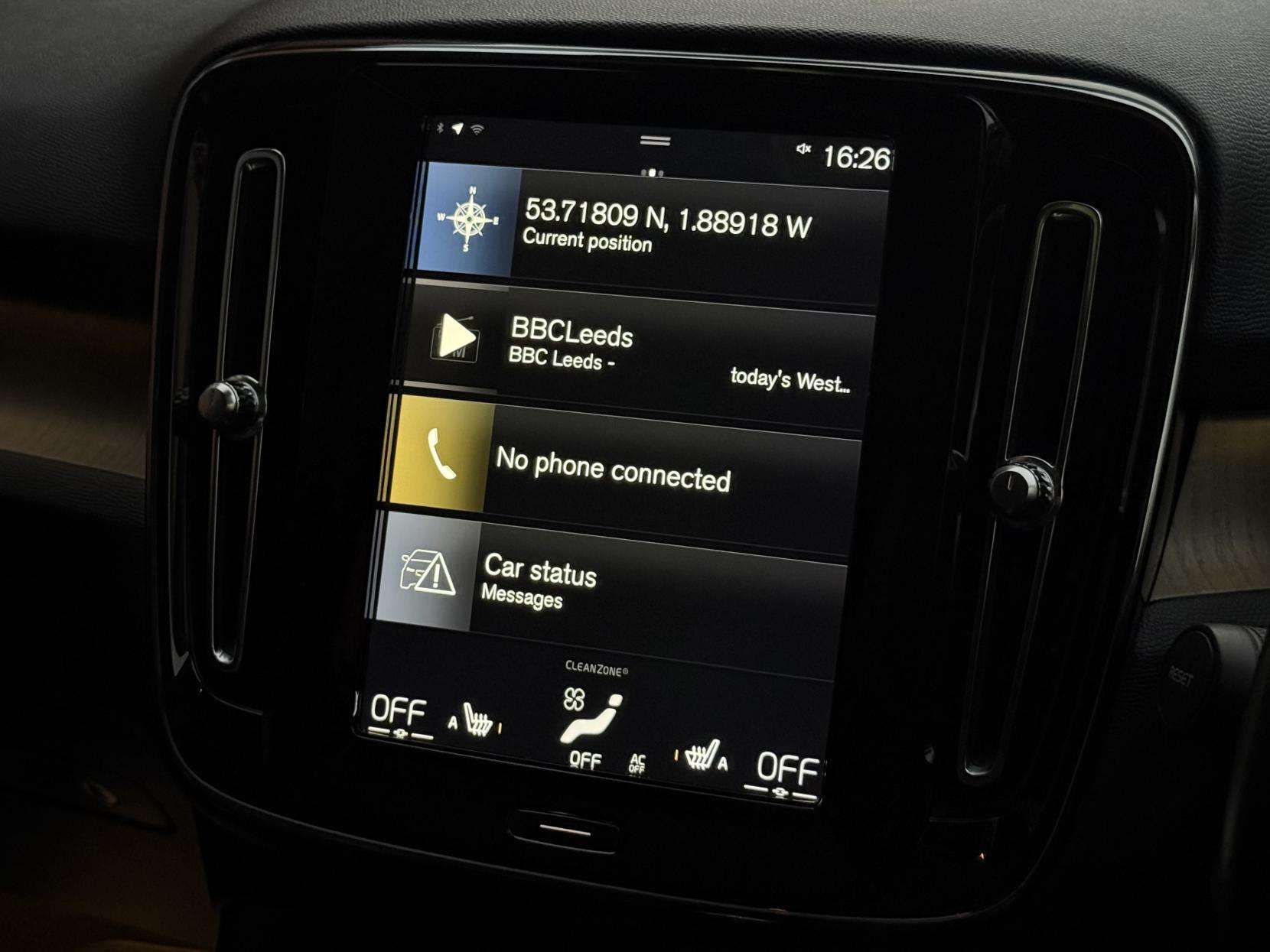 2019 VOLVO XC40 2019 VOLVO XC40