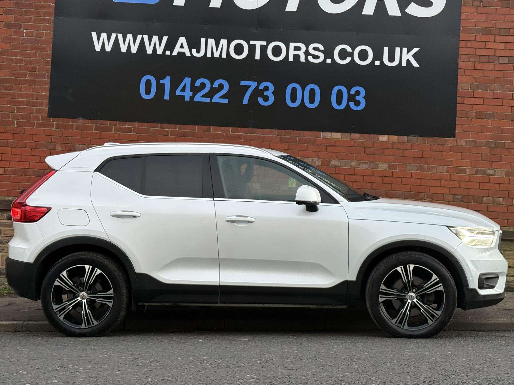 2019 VOLVO XC40 2019 VOLVO XC40