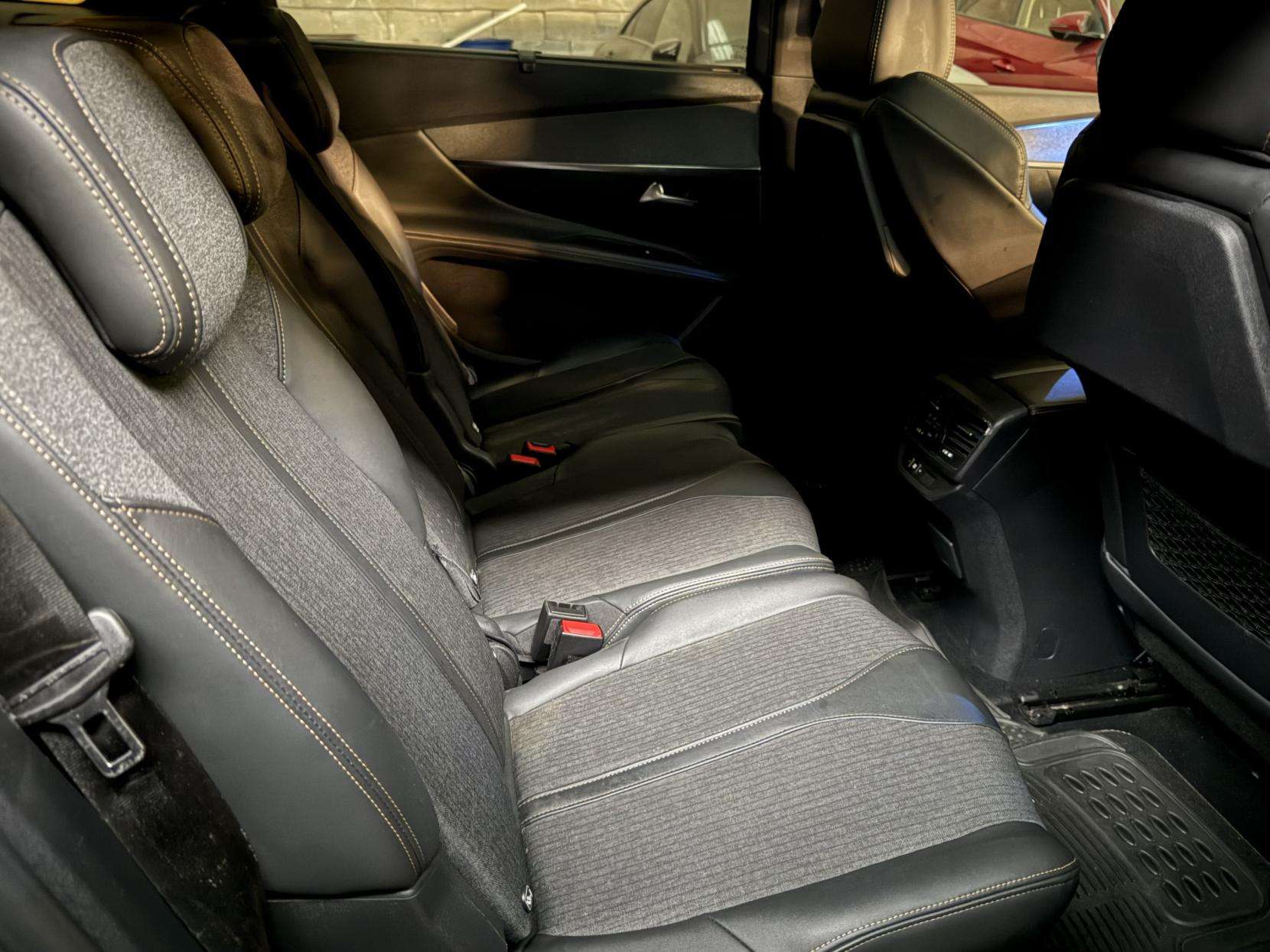 2020 PEUGEOT 5008 2020 PEUGEOT 5008