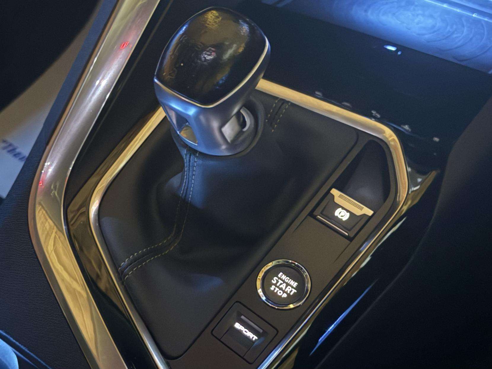 2020 PEUGEOT 5008 2020 PEUGEOT 5008