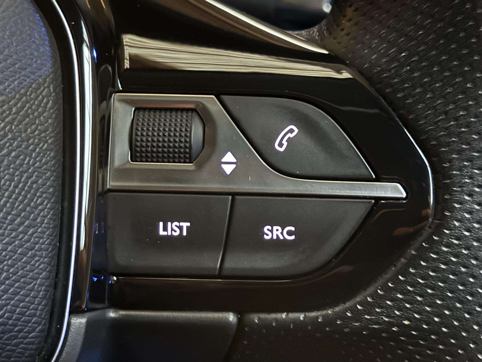 2020 PEUGEOT 5008 2020 PEUGEOT 5008