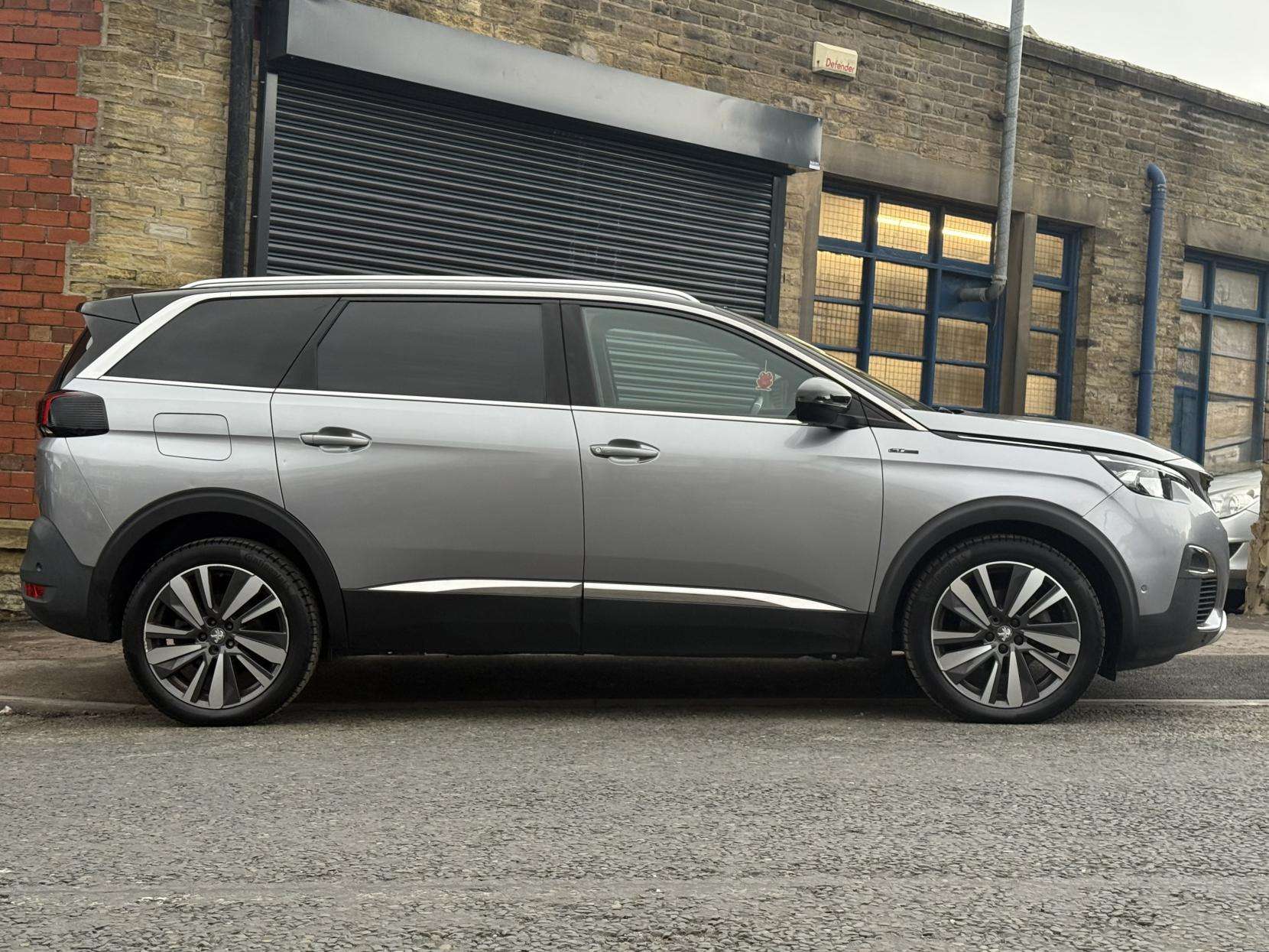 2020 PEUGEOT 5008 2020 PEUGEOT 5008