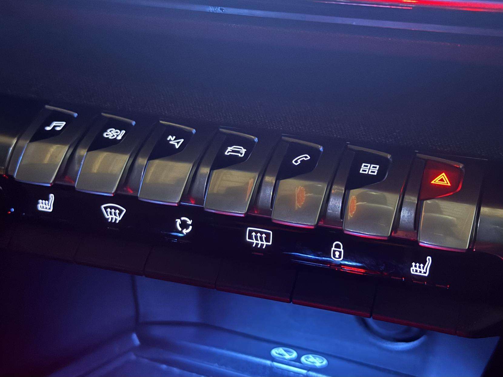 2020 PEUGEOT 5008 2020 PEUGEOT 5008