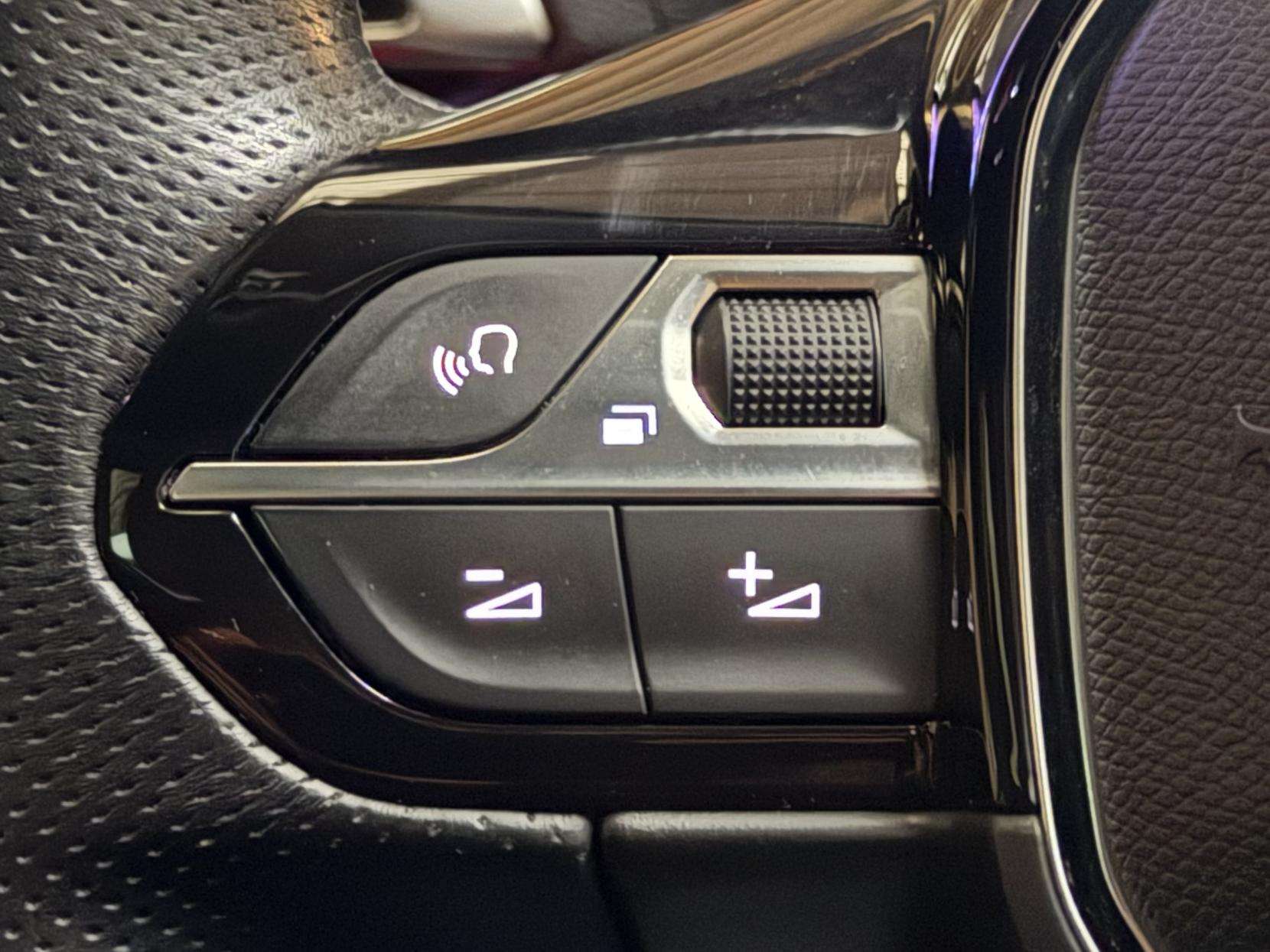 2020 PEUGEOT 5008 2020 PEUGEOT 5008