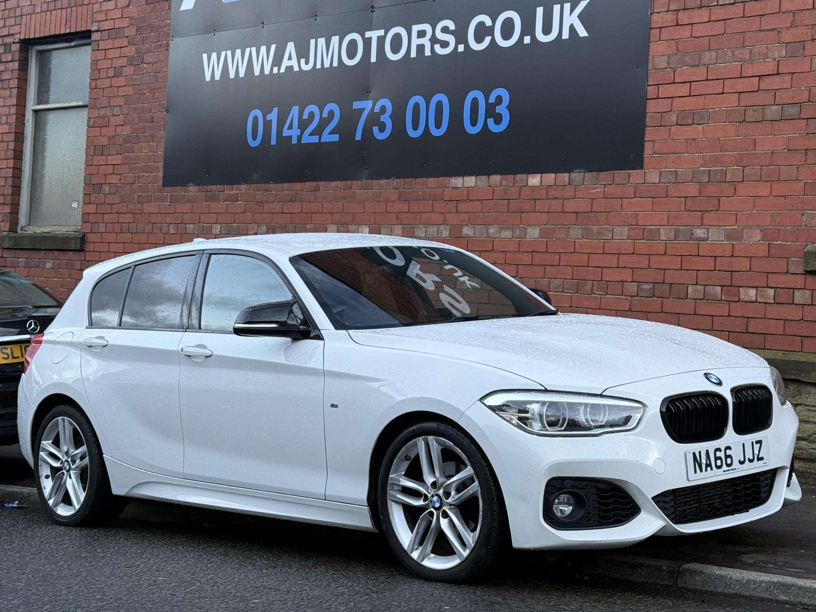 A 2017 BMW 1 SERIES 1.5 118i M Sport Hatchback 5dr Petrol Auto Euro 6 (s/s) (136 ps) A 2017 BMW 1 SERIES 1.5 118i M Sport Hatchback 5dr Petrol Auto Euro 6 (s/s) (136 ps)