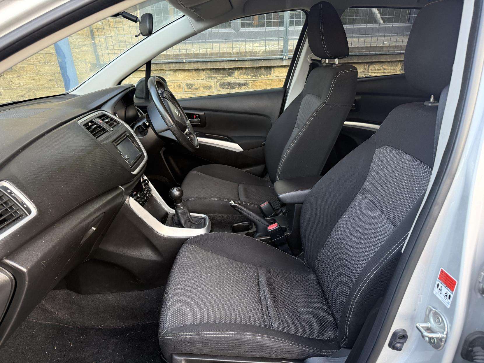 2015 SUZUKI SX4 S-CROSS 2015 SUZUKI SX4 S-CROSS