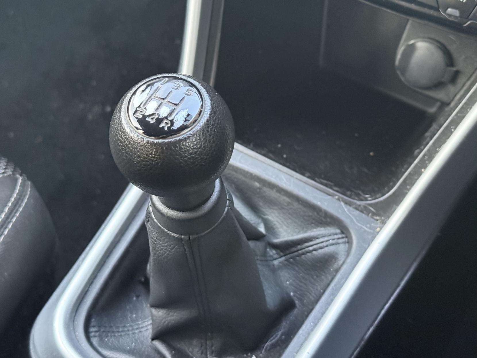 2015 SUZUKI SX4 S-CROSS 2015 SUZUKI SX4 S-CROSS