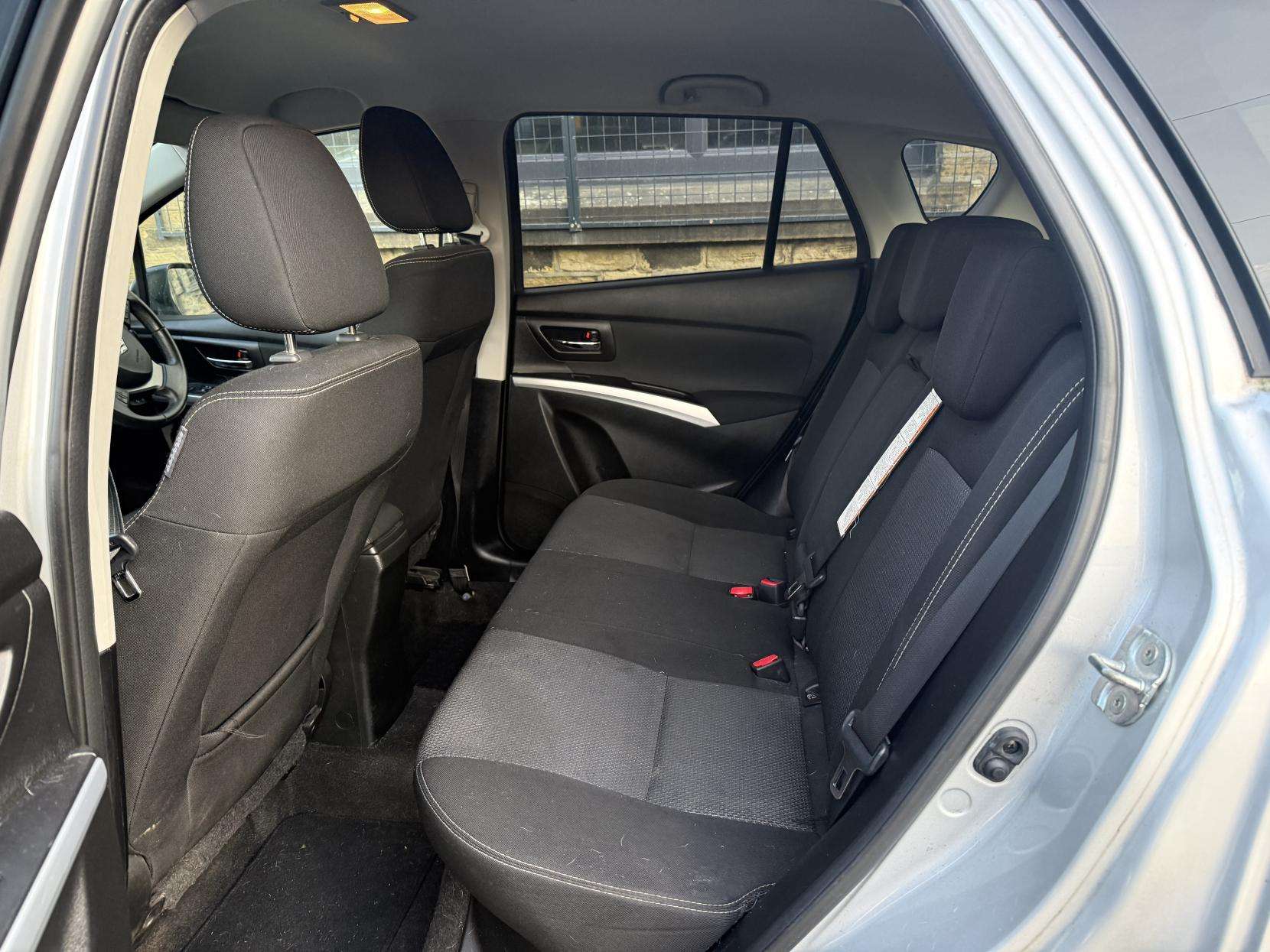 2015 SUZUKI SX4 S-CROSS 2015 SUZUKI SX4 S-CROSS